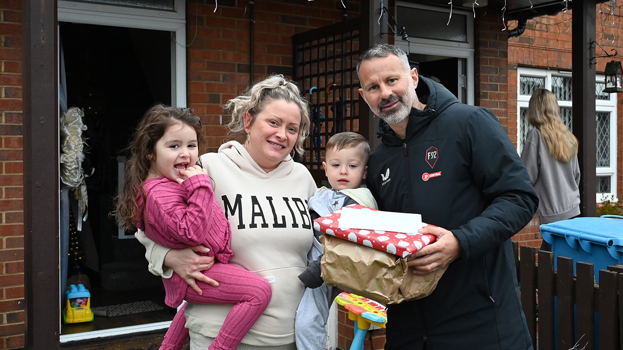 Ryan Giggs hands out Christmas gifts to Clarion residents in Salford